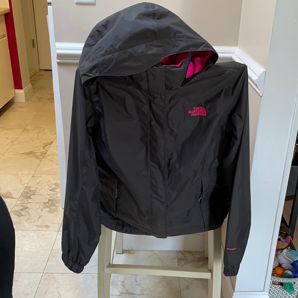 woman’s north face resolve rain coat.